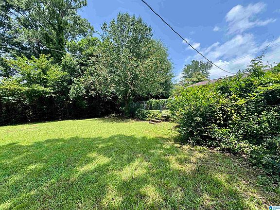 2nd image of 719 Spring St
