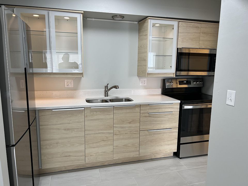 1st image of 939 E Homer St #11064779