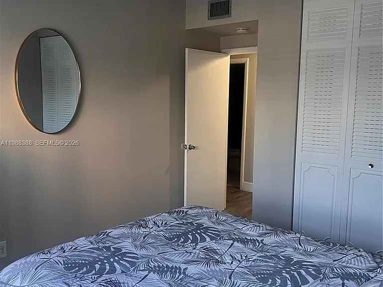 400 N Riverside Dr #214 — Photo 20
