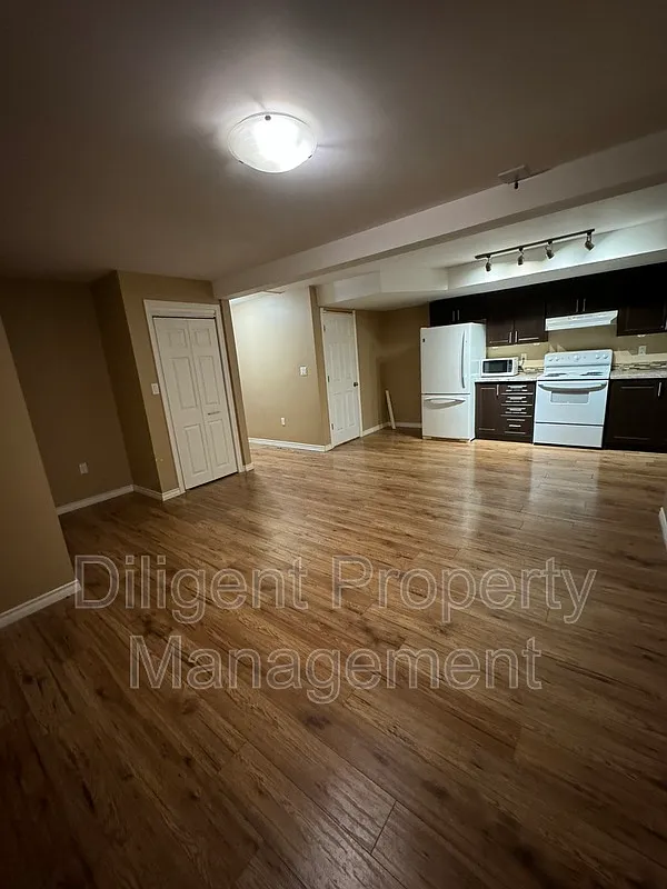 2 bed, 1.0 bath, 630 sqft, $1,800 — Photo 3