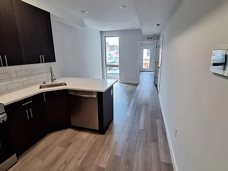 2111 N 8th St #A — Photo 20