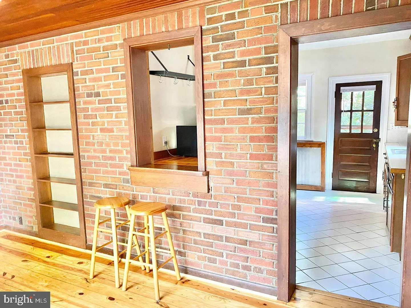 4 bed, 2.0 bath, 1853 sqft, $4,200 — Photo 3