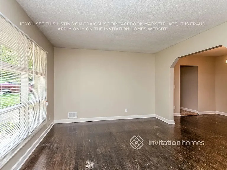 2751 Flagstone Dr SE — Photo 3