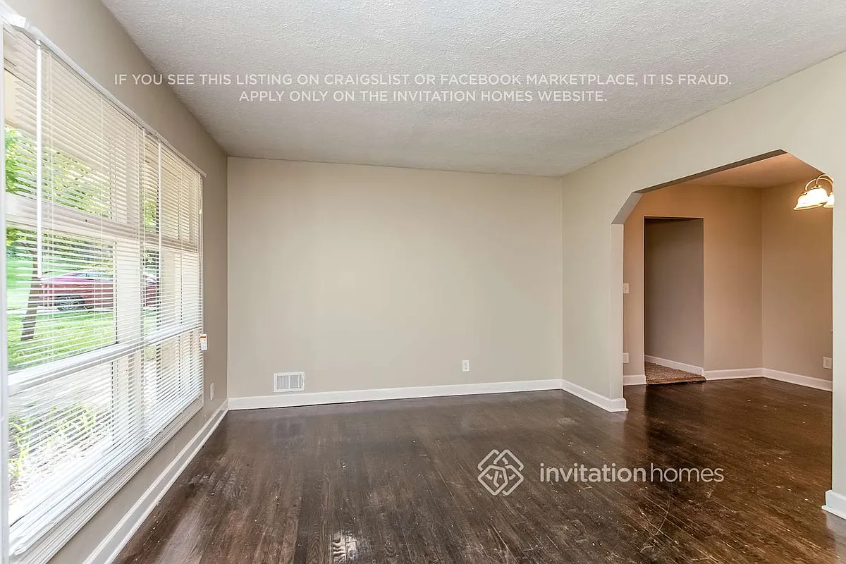 Building Photo - 2751 Flagstone Dr SE