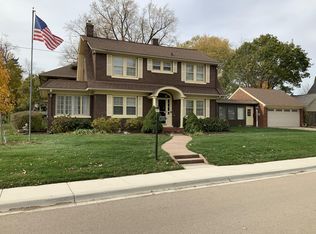 101 Mason Ct, Sycamore, IL 60178