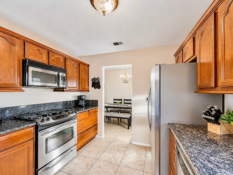 8724 Wintry Garden Ave — Photo 13
