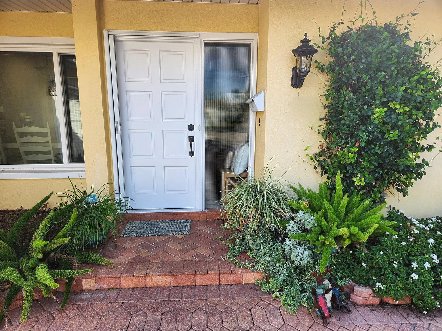 3 bed, 1606 sqft, $5,250 — Photo 3