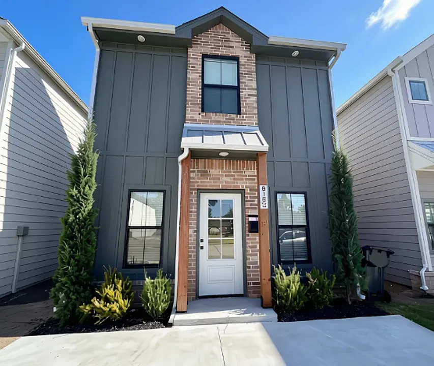 616 W 2nd St #100