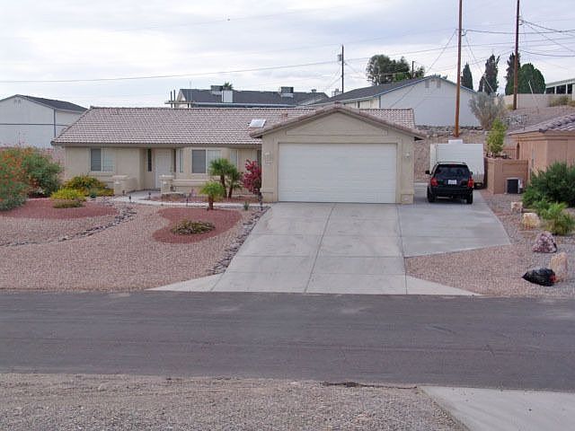 1st image of 3595 Parkview Dr