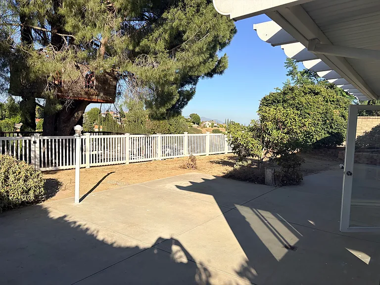 11606 Lyster Ave — Photo 19