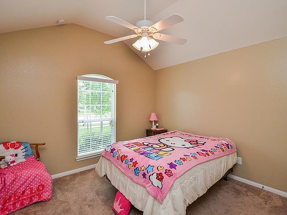3rd image of 3411 Chandler Hollow Ln