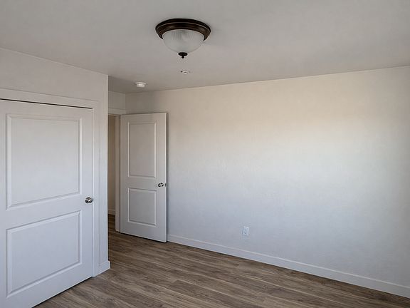 3rd image of 400 SW Grand Blvd APT 1