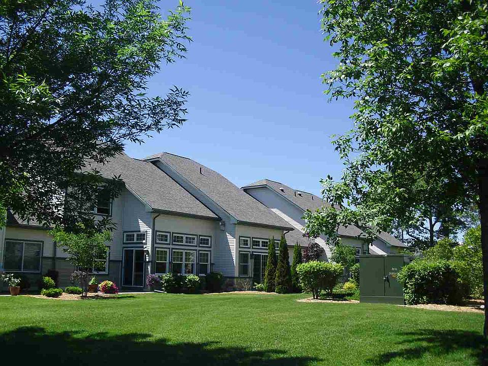 2nd image of 1241 Lakeshore Park Pl