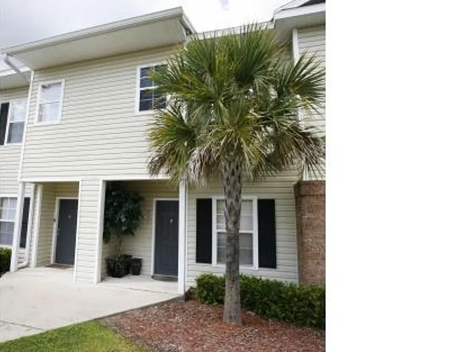 5005 NW 43rd Ave #107