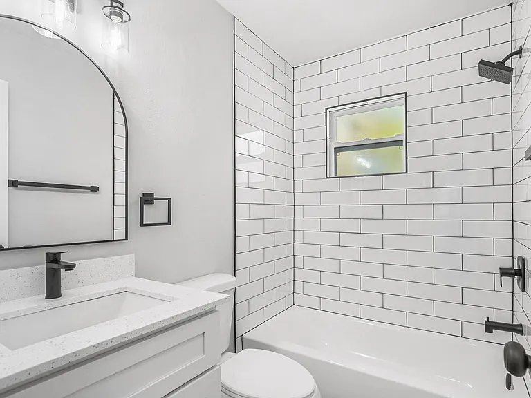 Bella Sol Apartments — Photo 25