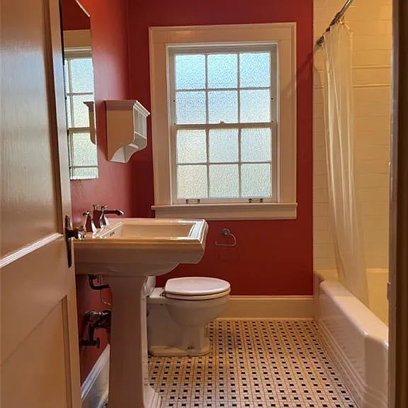 124 Coventry Rd — Photo 17
