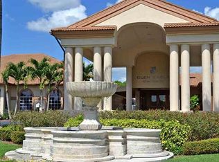 1100 Eastham Way APT 105, Naples, FL 34104