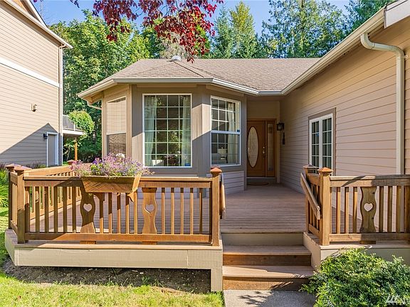 3rd image of 1383 N Parkstone Ct