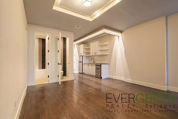 Rented by Evergreen Apartments BK | media 25