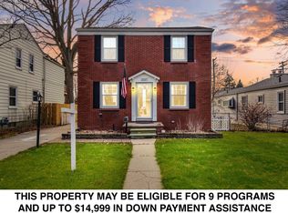 2227 Hampton Rd, Grosse pointe woods, MI 48236