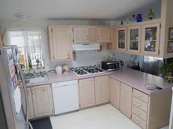 2nd image of 444 Shorewood Ln #444