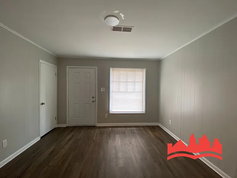 4960 Frankie Ln — Photo 4