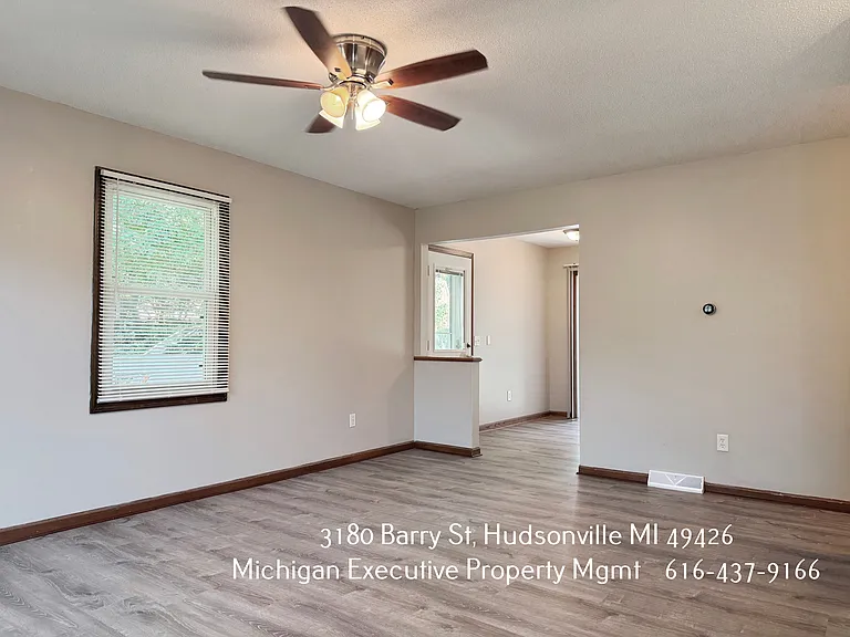 3180 Barry St — Photo 4