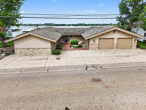 2nd image of 564 Lake Dr