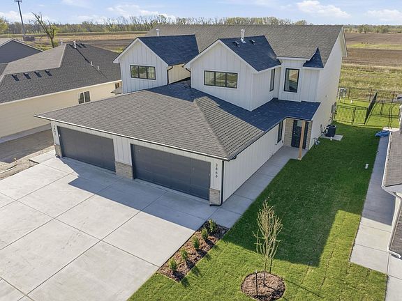 3rd image of 3863 W Longleaf St