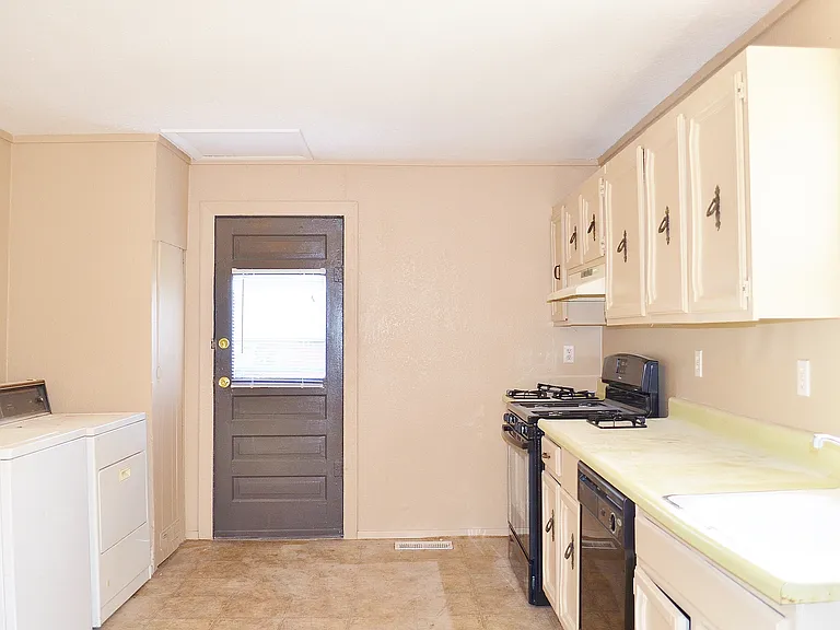 4821 S 27th West Ave — Photo 5