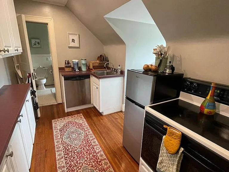 80 Westminster Rd — Photo 2