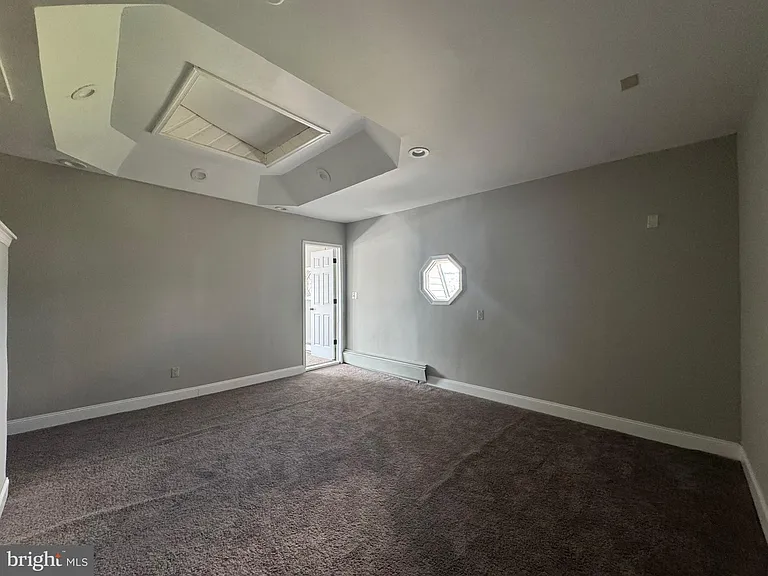 242 N Broadway #B — Photo 6