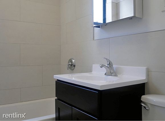 379fa56f_51_u38037_bathroom