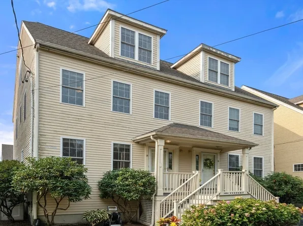 14 Dacy St #12, Hyde Park, MA 02136
