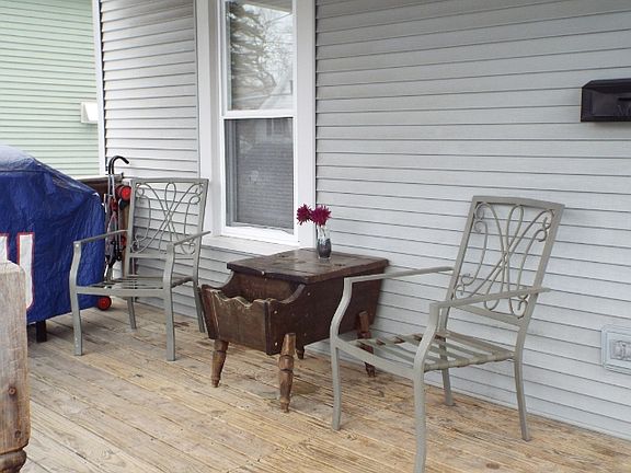 2nd image of 13 Schuyler St