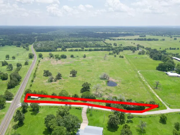 1 Plantation Rd, Trinity, TX 75862