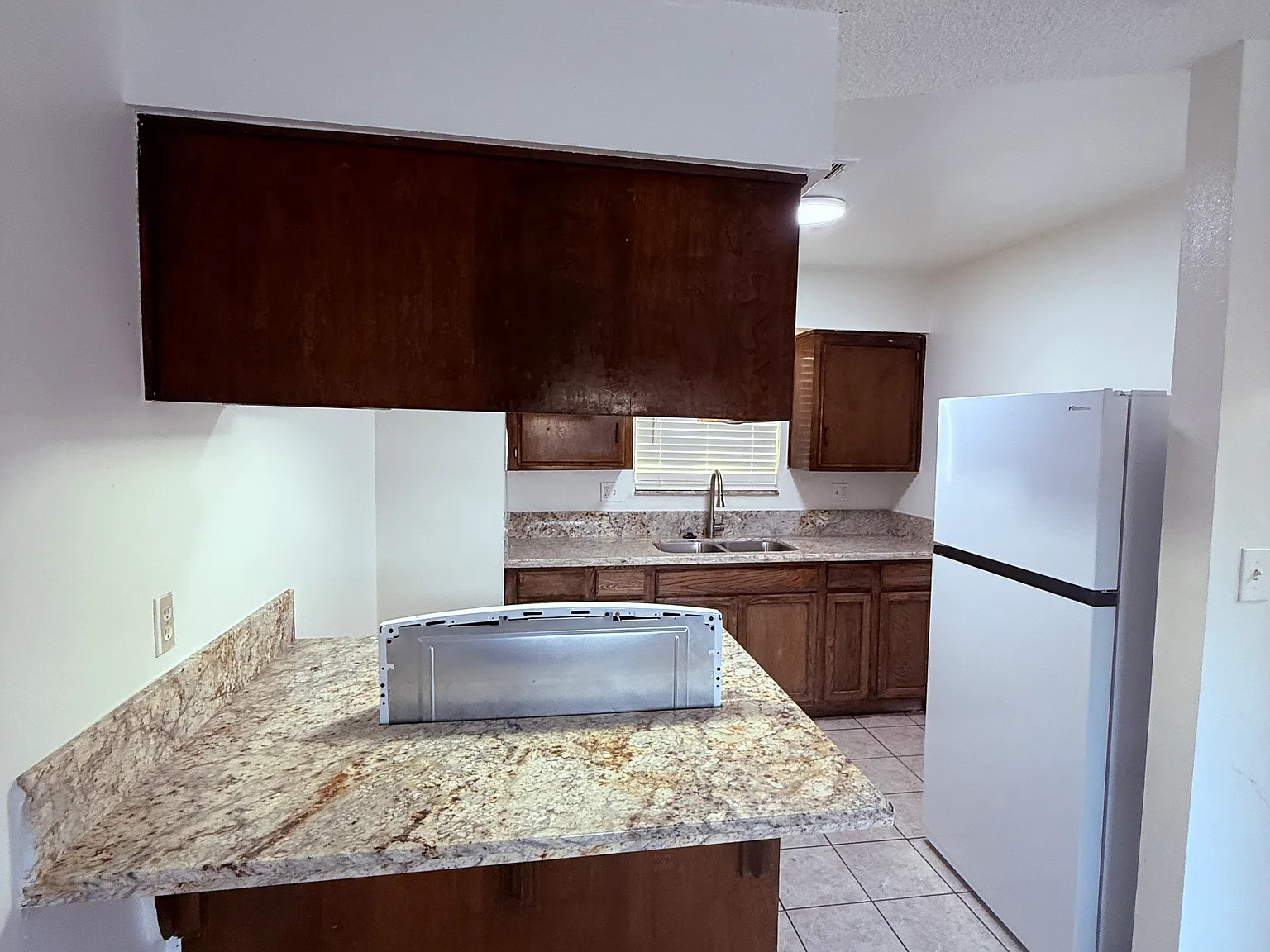 Studio, $895 — Photo 3