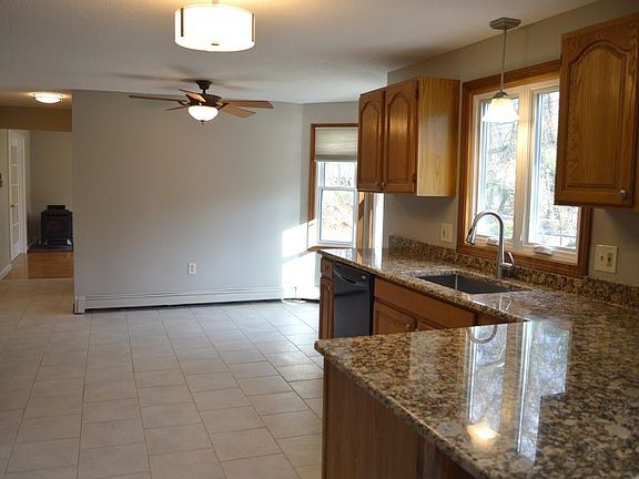 3rd image of 13 Wildwood Cir
