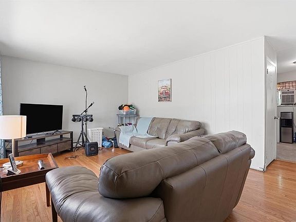 3rd image of 2116 S 1st Ave