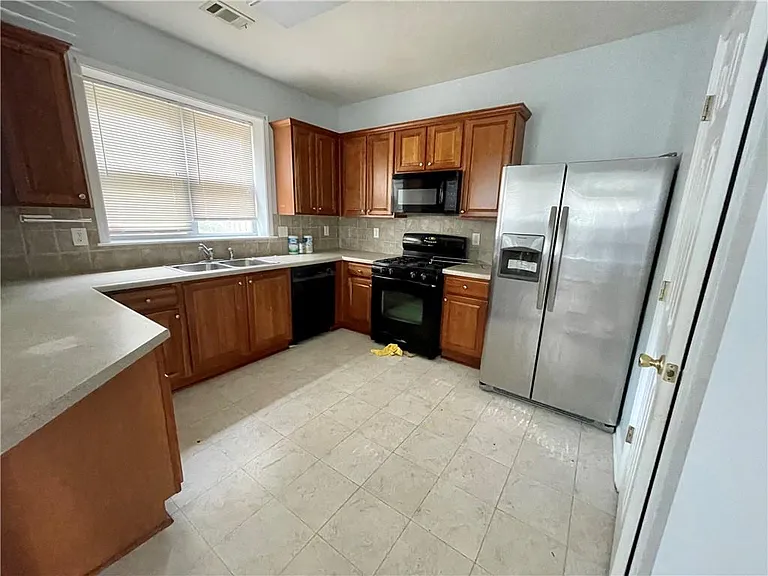 400 Grayson Way — Photo 7