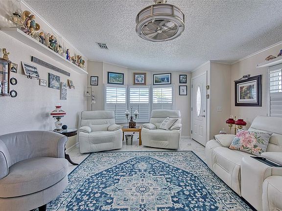 3rd image of 214 DOLPHIN DRIVE N