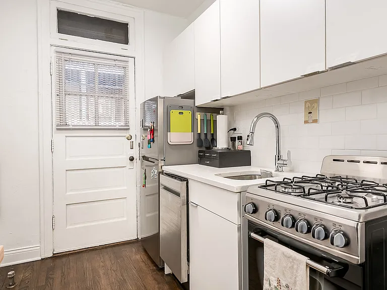 727-29 1/2 W. Briar Pl./715-27 W. California Terrace — Photo 3