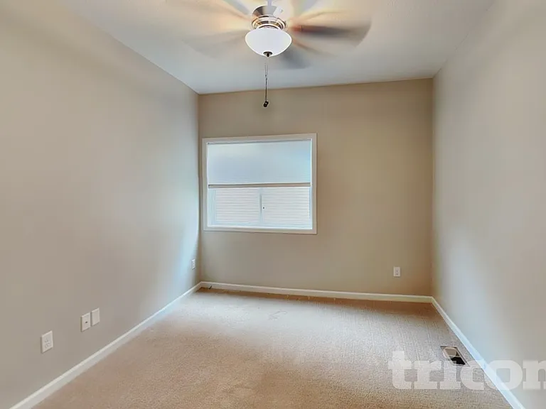 1341 Meadow Ln — Photo 8