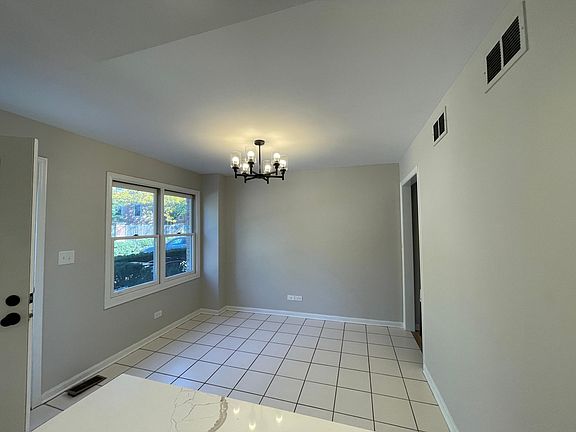 3rd image of 1703 Winnetka Rd