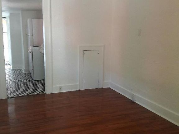 2nd image of 304A Washington St