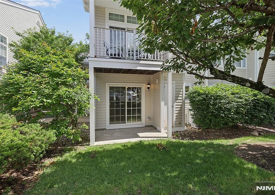 1st image of 1116 Hyde Park Ct