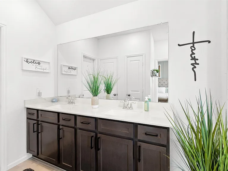 641 Royal Arch Dr — Photo 23
