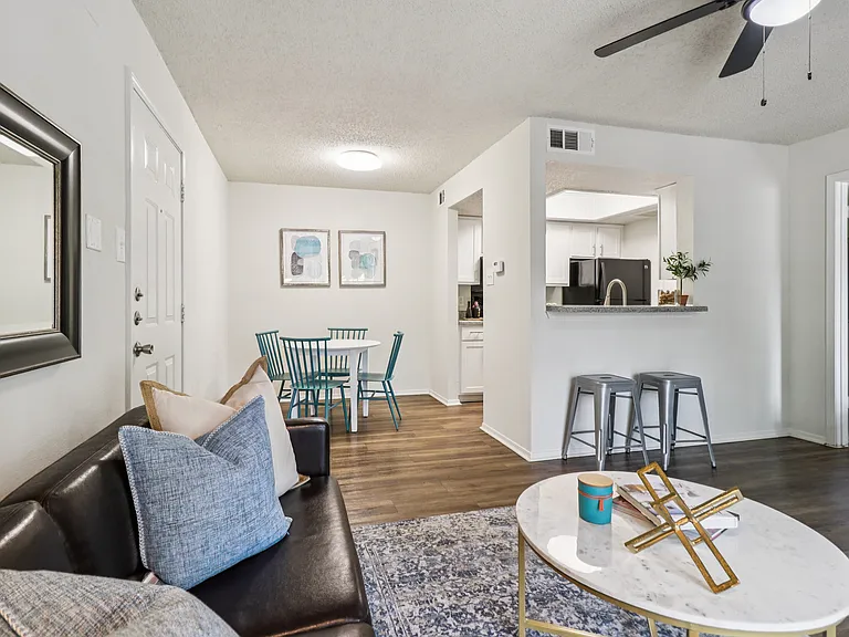 A2 Livingroom look to dining