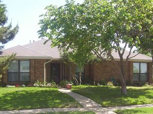 1005 Creekside Dr, Mesquite, TX 75181