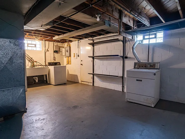 448 Eureka St — Photo 28
